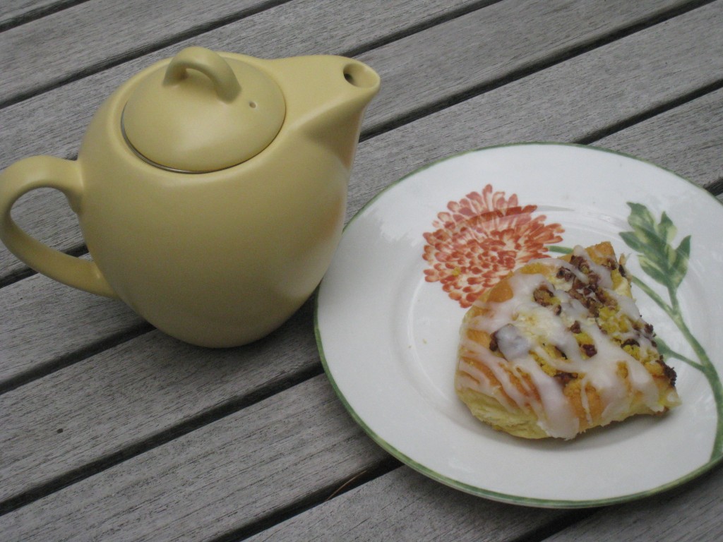 Pecan coffee cake and English Breakfast tea- a sweet treat for breakfast!
