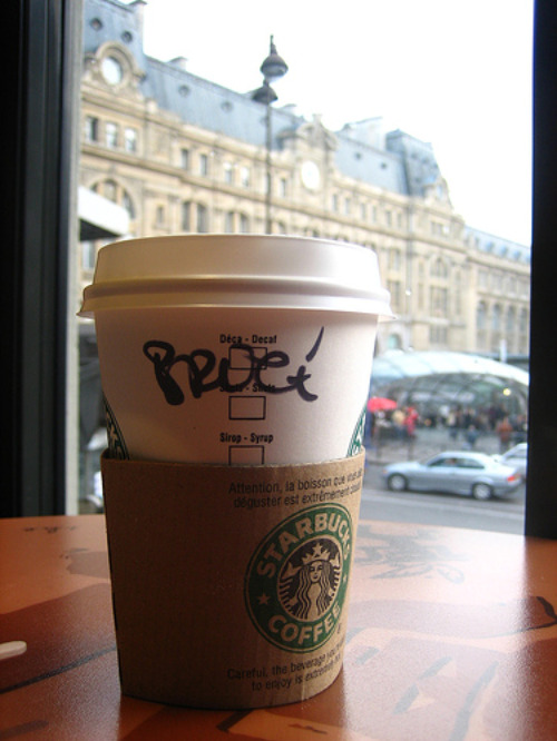 Starbucks France: www.flickr.com/photos/75773422@N00/1490569231 Starbucks France: www.flickr.com/photos/75773422@N00/1490569231