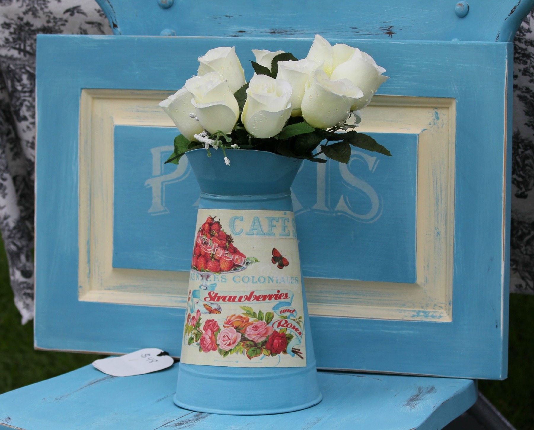 Paris Cafe and Flowers